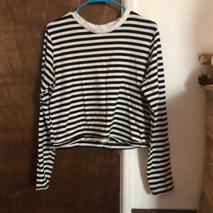 Long sleeve black and white stipe